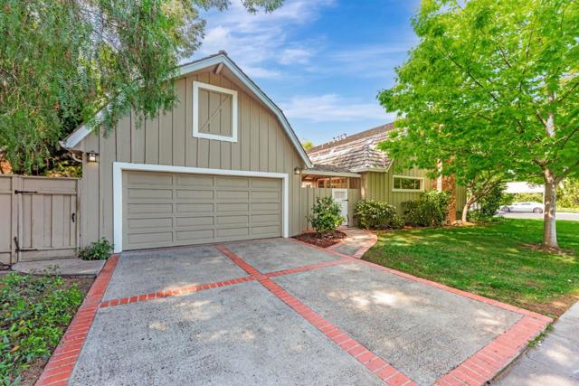632 Saint Claire Drive, Palo Alto CA: https://media.crmls.org/mediaz/8e557724-ff4e-413f-a33b-d526d0c30f1e.jpg