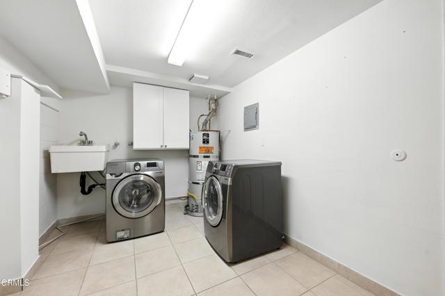 Detail Gallery Image 33 of 49 For 18731 Hatteras St #35,  Tarzana,  CA 91356 - 3 Beds | 2/1 Baths