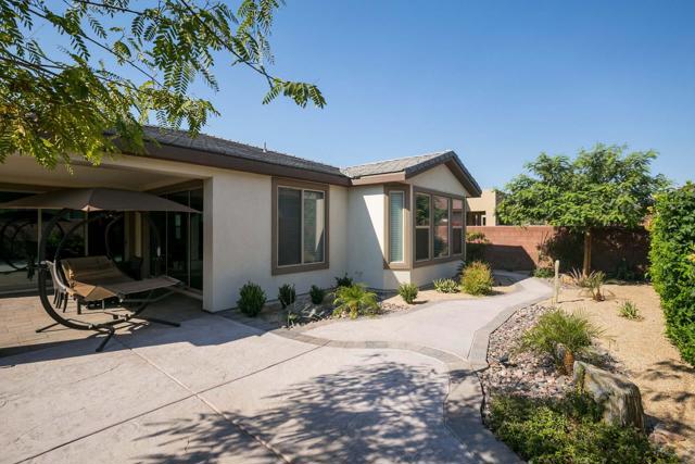 82800 Kingsboro Lane, Indio CA: https://media.crmls.org/mediaz/8e568a40-c637-4f17-8f19-bc78c5aa4502.jpg