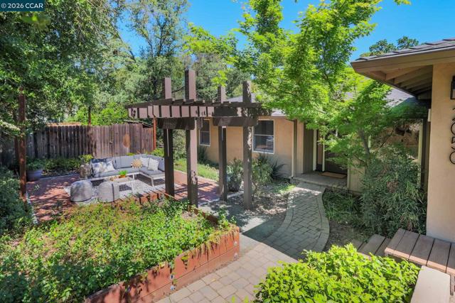 Details for 2050 Blackwood Dr, Walnut Creek, CA 94596