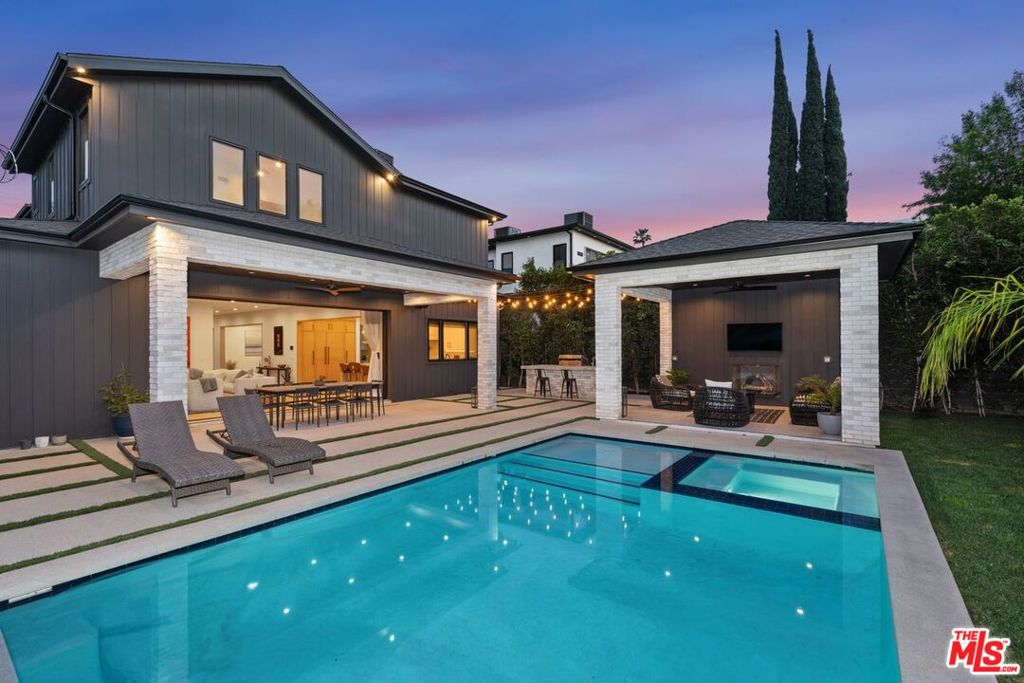 4937 Rubio Avenue — Modern