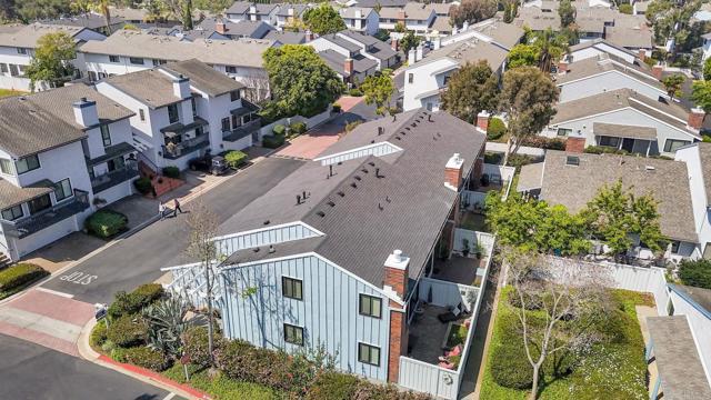 Detail Gallery Image 17 of 23 For 3380 Caminito Gandara, La Jolla,  CA 92037 - 3 Beds | 2/1 Baths