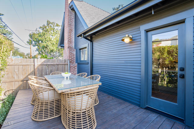 5163 Highland View Avenue, Los Angeles CA: https://media.crmls.org/mediaz/8e585558-db89-482e-9ae1-042a027082e5.jpg