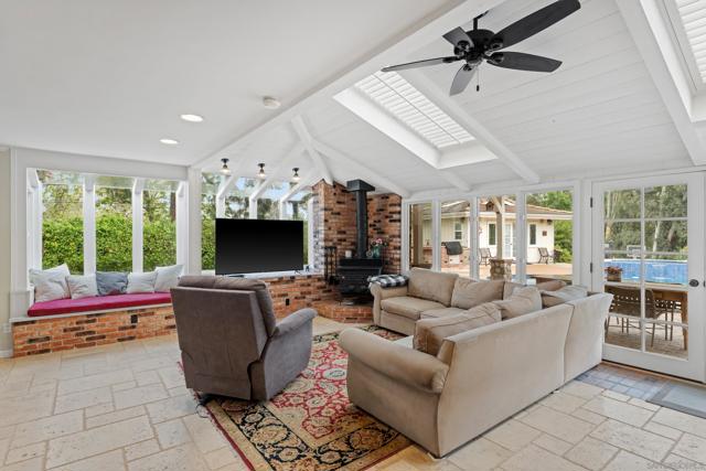 16327 Woodson View Rd, Poway CA: https://media.crmls.org/mediaz/8e591878-95b5-46a8-9db2-b4e8a4fb033c.jpg