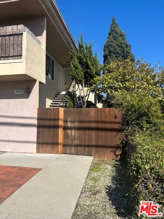 3560 S Centinela Avenue, Los Angeles CA: https://media.crmls.org/mediaz/8e59387c-0c99-4d64-b24e-ee4131c23f80.jpg