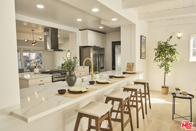 8531 Norwich Avenue, North Hills CA: https://media.crmls.org/mediaz/8e5a4a4b-6bc0-413f-865b-46b577a28b66.jpg