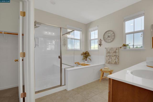 218 Ladybug Ln, Martinez CA: https://media.crmls.org/mediaz/8e5a6901-945e-462d-876c-0ad8d2525e7b.jpg