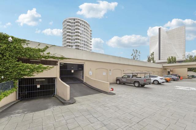 1200 Gough Street, San Francisco CA: https://media.crmls.org/mediaz/8e5a7337-f171-4562-a4ab-d7fd2cb696df.jpg