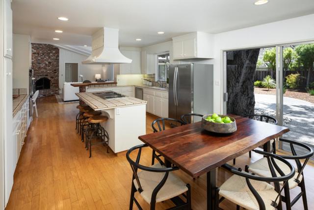 369 Lennox Avenue, Menlo Park CA: https://media.crmls.org/mediaz/8e5a89c4-c0c2-4fcc-af61-a992765ea255.jpg