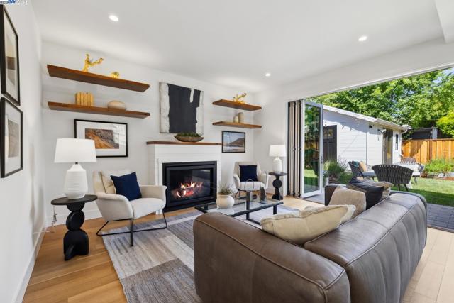 5472 KALES AVENUE, Oakland CA: https://media.crmls.org/mediaz/8e5aa70a-a463-47db-82ed-47c2b4aa7191.jpg