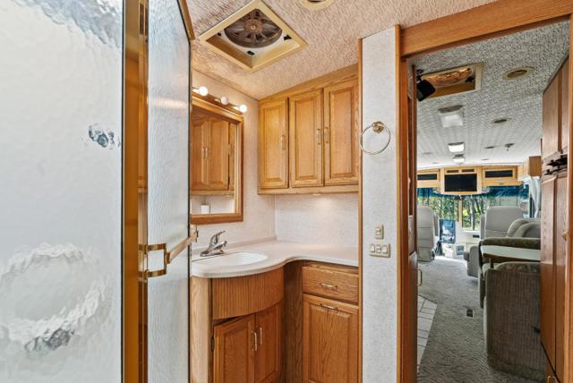 15995 Big Basin Way, Boulder Creek CA: https://media.crmls.org/mediaz/8e5aaf0c-6c66-4002-9f65-5fb3fa054dfd.jpg