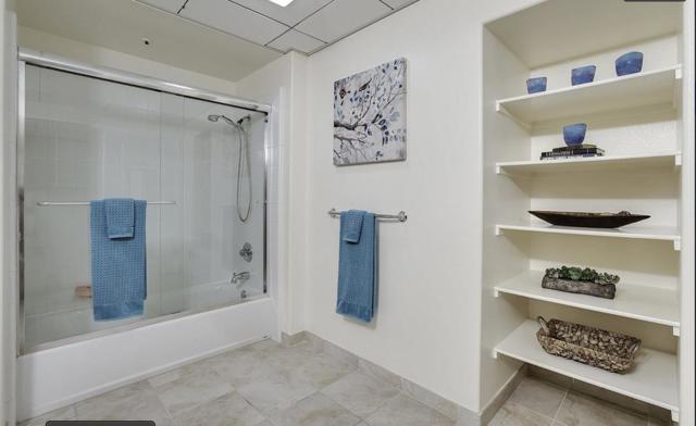 423 7th Street, Oakland CA: https://media.crmls.org/mediaz/8e5b540e-4339-4152-a3ad-653e1d86540c.jpg