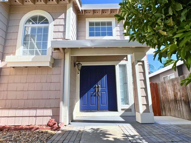 85 Phillips Ct, Tracy CA: https://media.crmls.org/mediaz/8e5b9b94-fe8d-4c1e-940c-43c1c27ad2c7.jpg