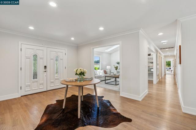 70 Lost Valley Dr, Orinda CA: https://media.crmls.org/mediaz/8e5c5be4-20a4-4aae-8455-1e97a30f97bb.jpg