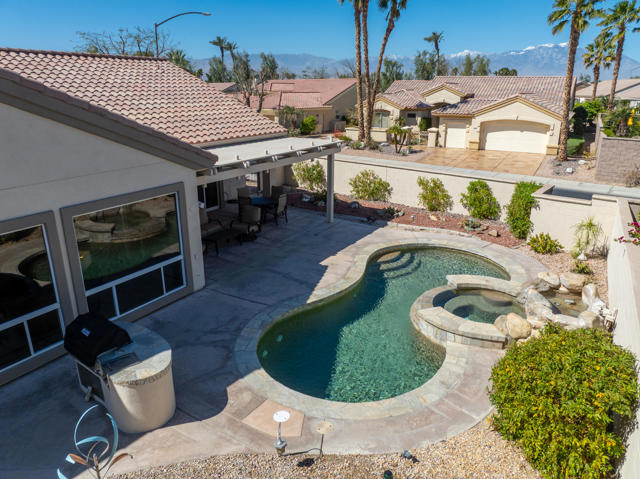 78210 Gray Hawk Drive, Palm Desert CA: https://media.crmls.org/mediaz/8e5c6a91-f5af-4574-af30-7c027a2b946d.jpg