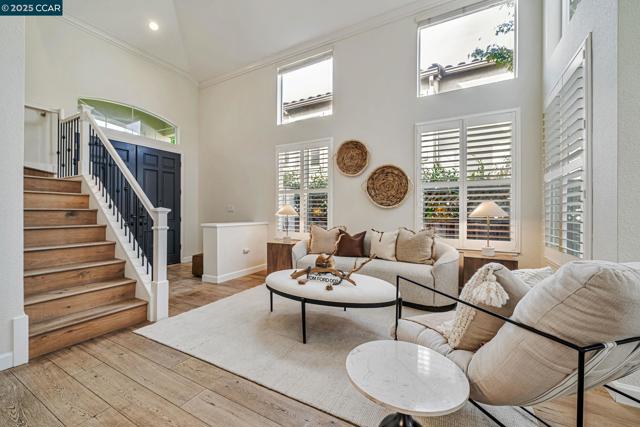 115 Sapphire Ct, San Ramon CA: https://media.crmls.org/mediaz/8e5c6c1a-1e56-4511-97ce-4abc9e3f88be.jpg