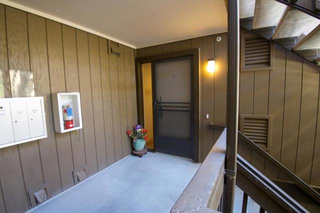 3350 La Mesa Drive, San Carlos CA: https://media.crmls.org/mediaz/8e5d1803-6e68-4d96-8f5f-c5a0f291c522.jpg