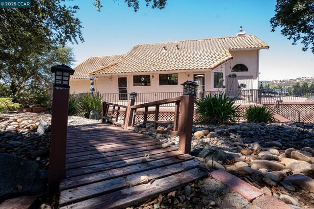 643 Old Course Ct, Valley Springs CA: https://media.crmls.org/mediaz/8e5d4e78-fe8a-4e05-a715-cf684ec8d29d.jpg