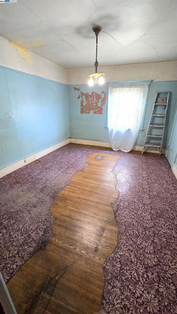 3020 E. 19th st, Oakland CA: https://media.crmls.org/mediaz/8e5da1af-3bce-4dfc-a5a1-1f6b2d97539b.jpg