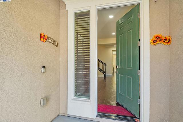 Image 2 of 60 For 6811 Syrah Dr