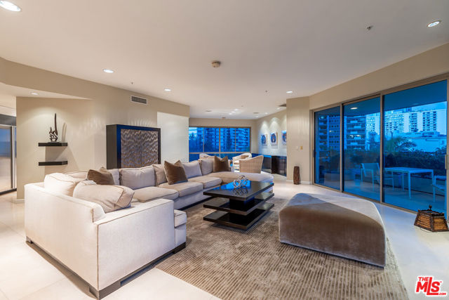 10490 Wilshire Boulevard, Los Angeles CA: https://media.crmls.org/mediaz/8e60c32c-de79-43b6-9f66-1079f8054df2.jpg