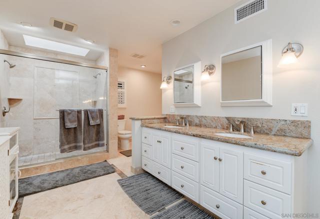 13555 Sagewood Dr, Poway CA: https://media.crmls.org/mediaz/8e60c613-9ea3-47ec-b499-a72625949f2d.jpg