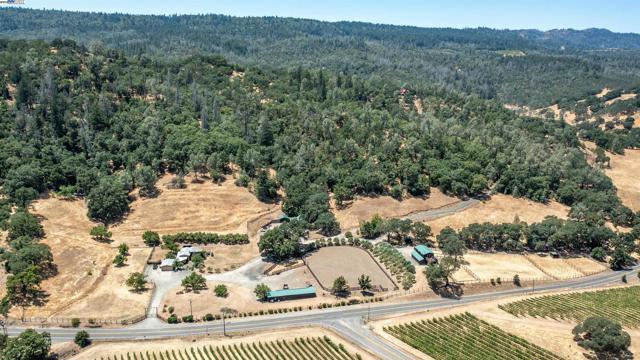 5281 Chiles Pope Valley Rd,  CA: https://media.crmls.org/mediaz/8e624d7a-f1ce-4558-a226-c5bc886184d1.jpg