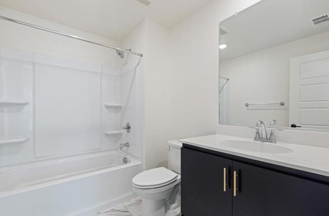 6677 Optimum Loop, San Jose CA: https://media.crmls.org/mediaz/8e6285ed-b95b-4072-9a6e-7f7636fb8b99.jpg