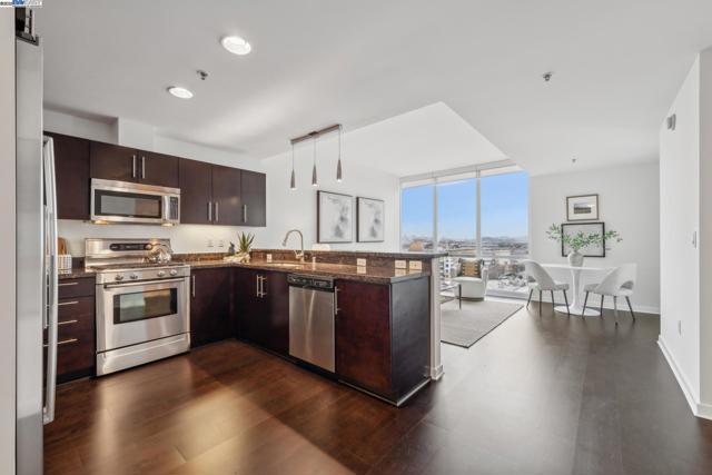 222 Broadway, Oakland CA: https://media.crmls.org/mediaz/8e62a2a7-b6ea-40c5-aa51-604c9357f6ea.jpg