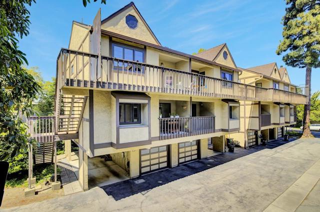 1120 Brewster Avenue, Redwood City CA: https://media.crmls.org/mediaz/8e62b2ac-94fd-4f24-9e31-c3fe1f33a9e9.jpg