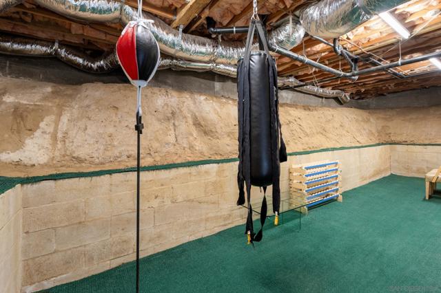 404 Pine Needles, Del Mar CA: https://media.crmls.org/mediaz/8e63762f-ab4e-4794-b7d9-23da06fefcf4.jpg
