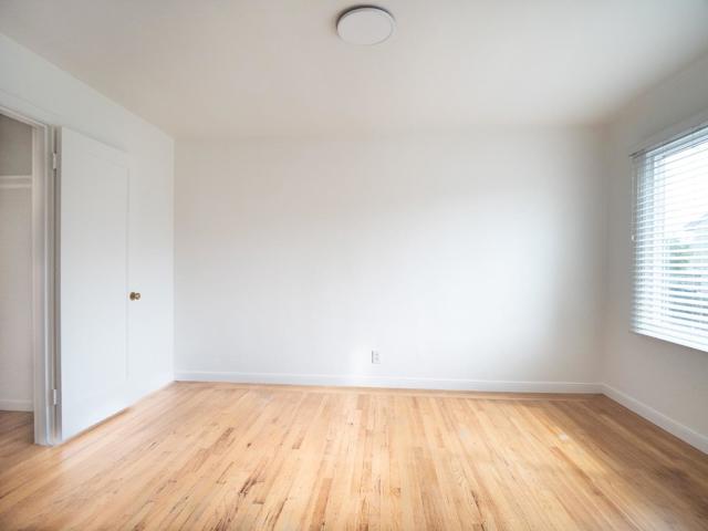 404 Spruce Avenue, South San Francisco CA: https://media.crmls.org/mediaz/8e645706-e688-4f99-b457-4972de450803.jpg