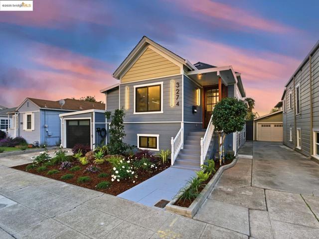 3274 Encinal Ave, Alameda CA: https://media.crmls.org/mediaz/8e64ef89-f72f-4953-9e0a-dd7c55075af3.jpg