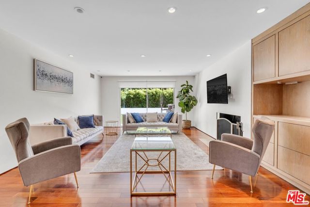 15514 CASIANO Court, Los Angeles CA: https://media.crmls.org/mediaz/8e654efa-8449-4bc4-b53b-f3c0bd98f913.jpg