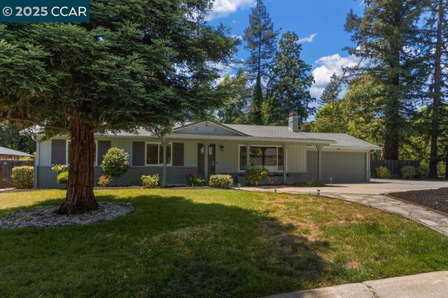 180 Ivy Drive, Orinda CA: https://media.crmls.org/mediaz/8e6585c0-c48f-4c0a-9569-dce0f26feb0f.jpg