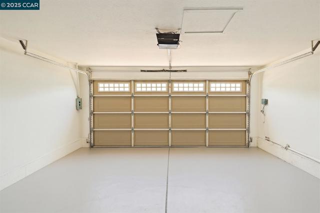 2283 Greenwich Rd, San Pablo CA: https://media.crmls.org/mediaz/8e65d2fe-bc92-4993-b8b9-e55823da2ca9.jpg