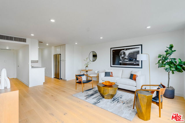 10501 Wilshire Boulevard, Los Angeles CA: https://media.crmls.org/mediaz/8e6620b8-9cb1-4f90-ab46-21be0fffab4c.jpg