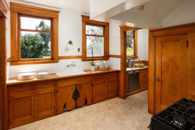25671 Chapin Road, Los Altos Hills CA: https://media.crmls.org/mediaz/8e662e3a-1f96-44d3-a2d3-cee05d48a4fc.jpg