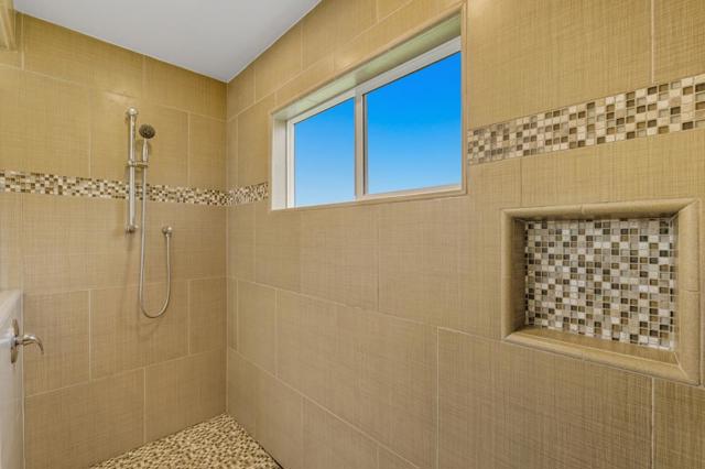 2315 Cheshire Way, Redwood City CA: https://media.crmls.org/mediaz/8e66406b-dac7-40e5-949d-2af23dde8085.jpg