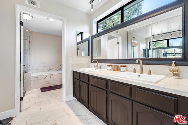 4911 Calle Robleda, Agoura Hills CA: https://media.crmls.org/mediaz/8e668464-1bb1-41d8-83ad-a18085e14596.jpg