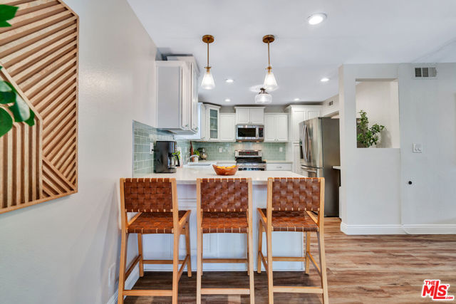 4939 Maytime Lane, Culver City CA: https://media.crmls.org/mediaz/8e66da63-6672-4063-873d-ccbcdae70dd1.jpg