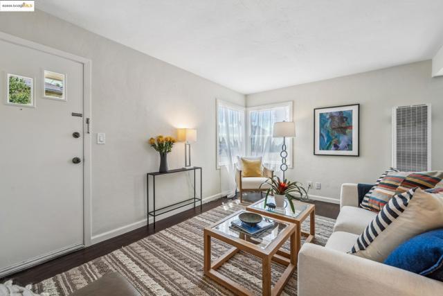 317 Pacific, Alameda CA: https://media.crmls.org/mediaz/8e670cb5-c275-4023-93f2-baba1da59269.jpg