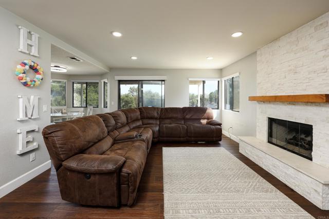 Detail Gallery Image 13 of 39 For 2129 Avenida Del Cielo, Alpine,  CA 91901 - 4 Beds | 2/1 Baths