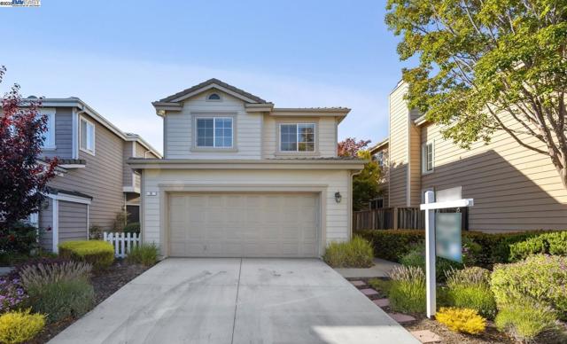 15 Mcdonnel Rd, Alameda CA: https://media.crmls.org/mediaz/8e672935-797b-4e40-9d37-b56e9c01ed0c.jpg