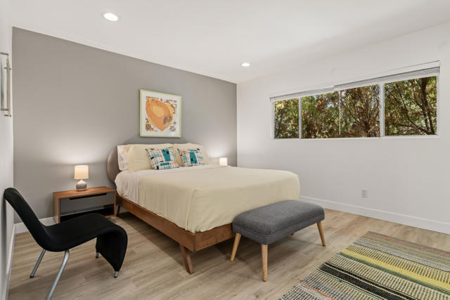 2002 Southridge Drive, Palm Springs, CA 92264