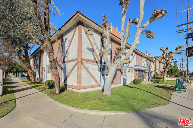 15865 Vanowen Street photo 3