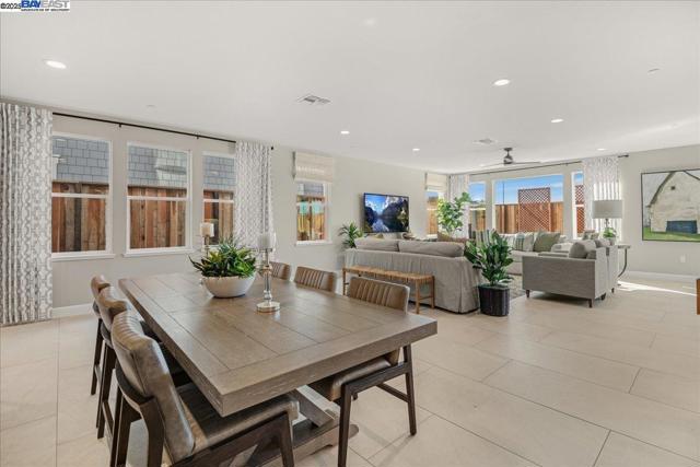 Image 6 of 53 For 32613 Singh Circle
