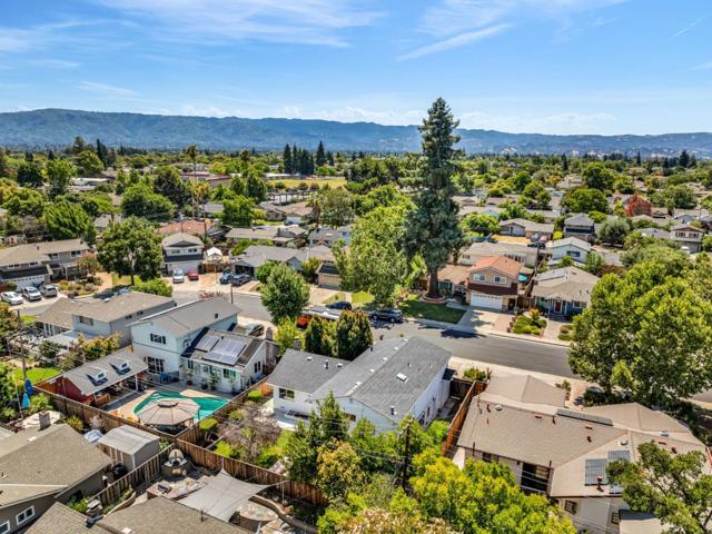 180 Coventry Drive, Campbell CA: https://media.crmls.org/mediaz/8e68e531-ee01-4190-932f-5468e23799e1.jpg