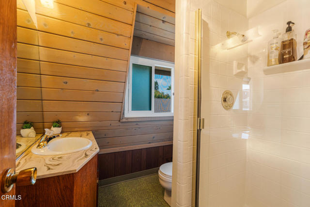 5205 Beachcomber Street, Oxnard CA: https://media.crmls.org/mediaz/8e6917e5-3533-4028-ab61-87a6e84b03eb.jpg