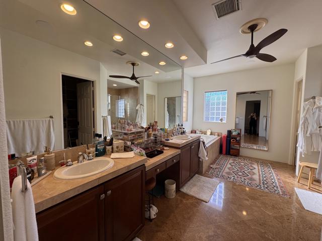 49560 Loren Court, La Quinta CA: https://media.crmls.org/mediaz/8e691e8d-8e21-4401-bca6-1765f3eba767.jpg